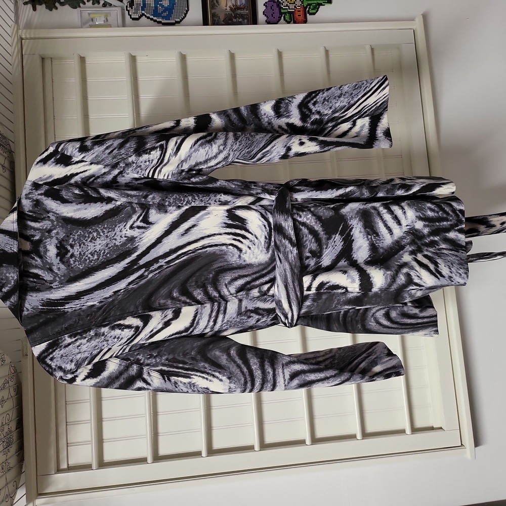 Beautiful Susan Graver car coat - Picture 2 of 5